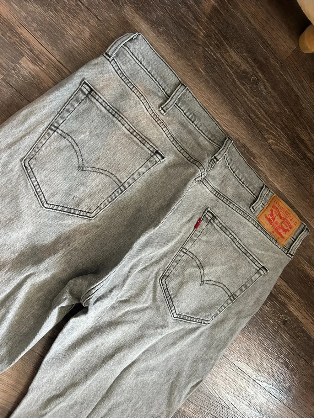 Levi's Men's Light Gray Slim Straight Jeans